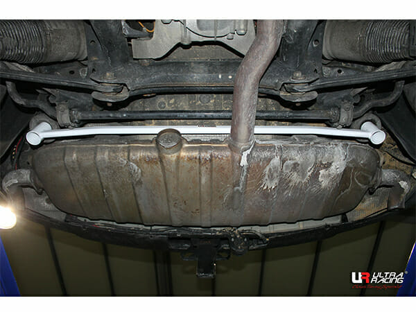 Ultra Racing Volkswagen Touareg (7L) 3.0 V6 4WD 02-10 UltraRacing 2-Point Rear Lower Bar (3241) URKR-RL2-3241