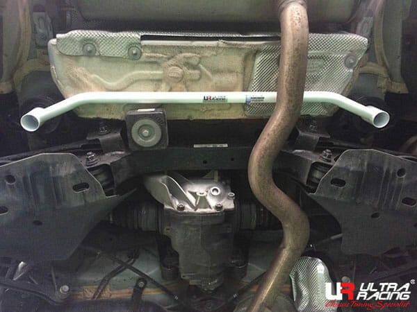 Ultra Racing BMW 4 Series (F32) Rear Lower Brace URKR-RL2-3289