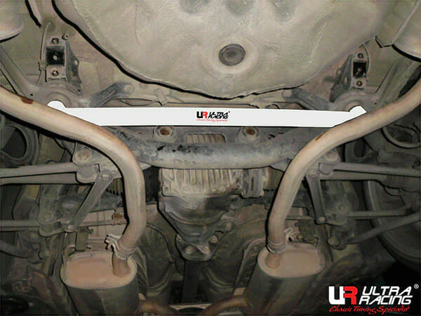 Ultra Racing Lexus LS 400 (XF20) 4.0 V8 2WD 94-00 UltraRacing 2-Point Rear Lower Bar (2813) URTH-RL2-2813