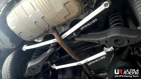 Ultra Racing Volkswagen Sharan (TYP 7N) 2.0 TDI 10+ UltraRacing 2-Point Rear Lower Bar (2952) URTW-RL2-2952