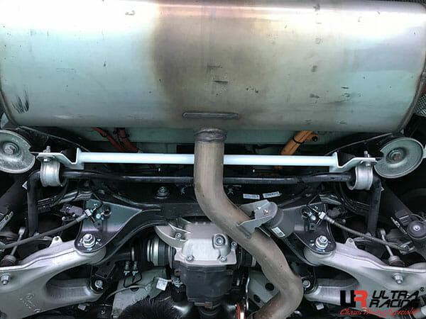 Ultra Racing BMW X5 (F15) Rear Lower Brace URTW-RL2-3410