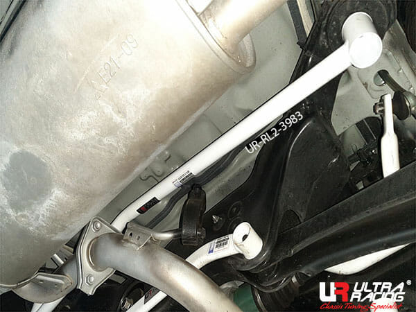 Ultra Racing Mitsubishi Eclipse Cross 1.5T 4WD 17+ UltraRacing 2-Point Rear Lower Bar (3983) URTW-RL2-3983