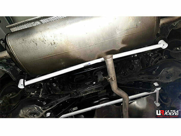 Ultra Racing Toyota Rav4 (XA50) 2.0 2WD 18+ UltraRacing 2-Point Rear Lower Bar (4015) URTW-RL2-4015