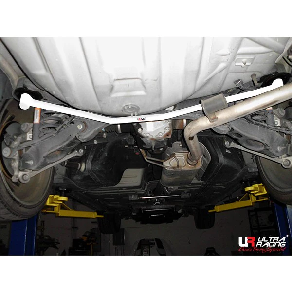 Ultra Racing Chrysler 300C Rear Lower Brace URUS-RL2-2343