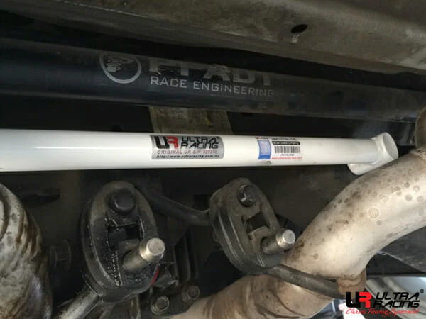 Ultra Racing Chevrolet Camaro (SS) 6.2 V8 2WD 10-15 UltraRacing 2-Point Rear Lower Bar (2383) URUS-RL2-2383
