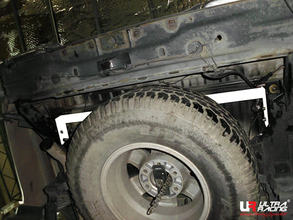 Ultra Racing Ford Ranger 2.5 4WD 98-00 UltraRacing 2-Point Rear Torsion Bar (3099) UR-RT2-3099