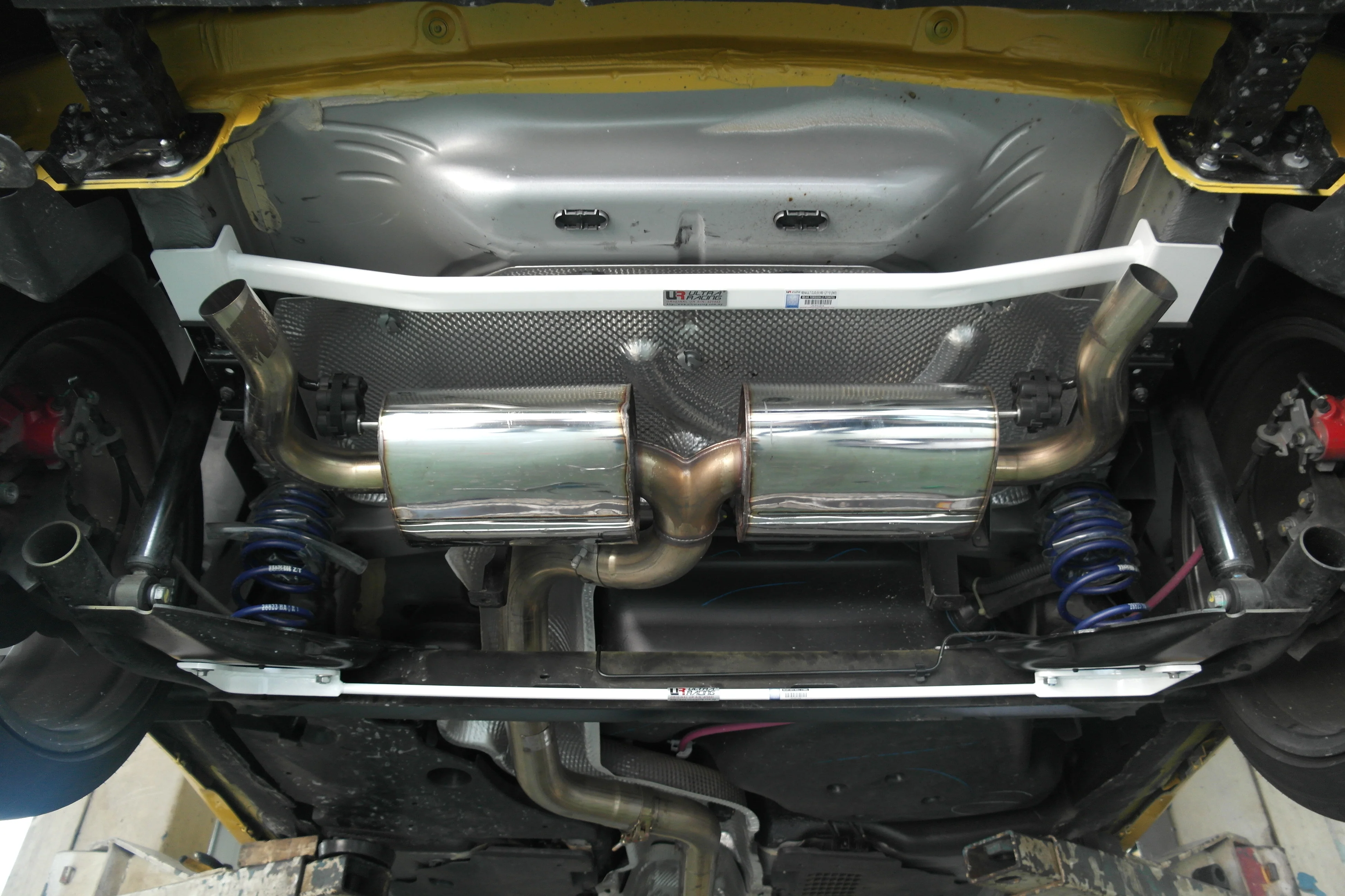 Ultra Racing Renault Clio Mk4 Side/Other Brace URRT2-3216