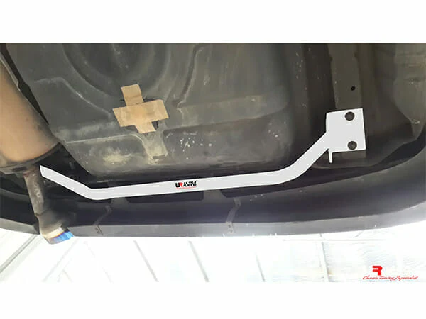 Ultra Racing Toyota Camry (XV30) 2.4 2WD 02-06 UltraRacing 3-Point Rear Torsion Bar (3483) UR-RT2-3483