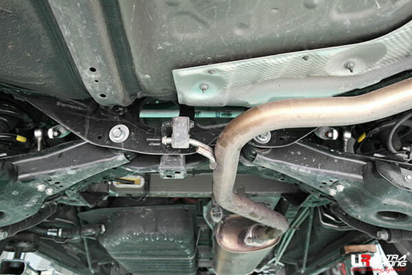Ultra Racing Toyota Alphard AH30 Ultra Racing Rear Sway Bar URTH-AR24-542