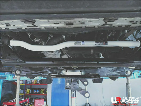 Ultra Racing BMW 3 F30 (328i) 2.0T 2WD 11-15 UltraRacing Front Sway Bar 27mm (533) URTW-AF27-533