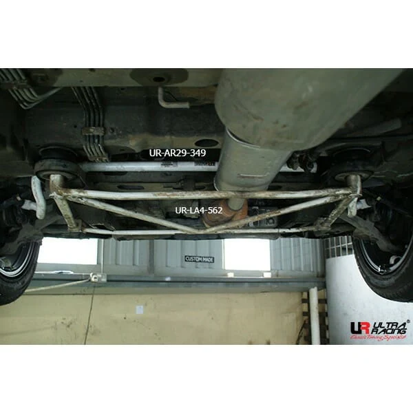 Ultra Racing Naza Ria (KV-?) 2.5 V6 2WD 98-05 UltraRacing Front Sway Bar 29mm (349) UR-AF29-349
