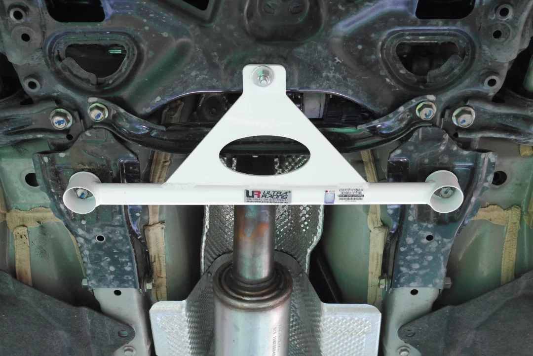 Ultra Racing Honda Civic FK8 Front Lower Brace URTH-LA3-3524