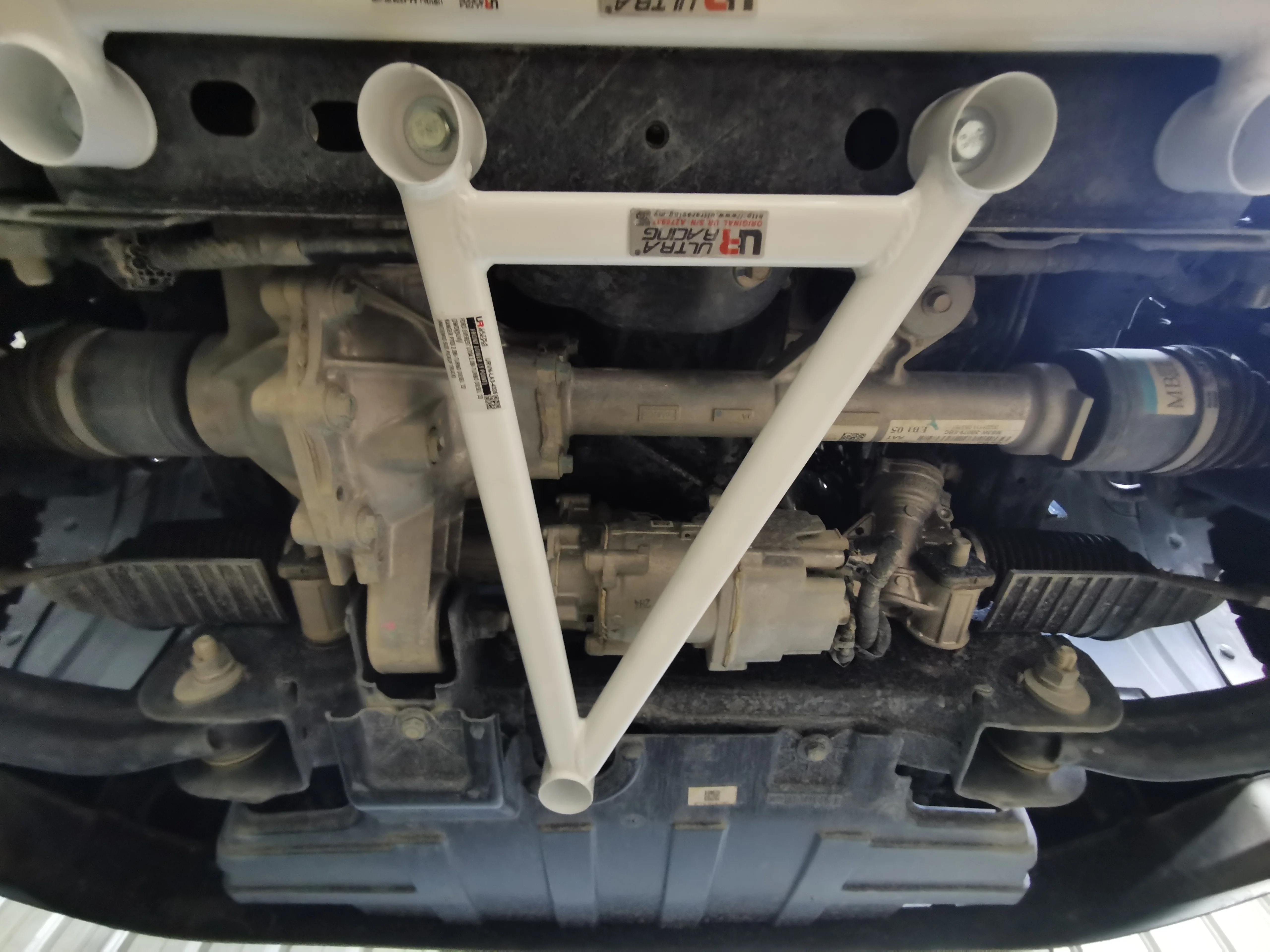 Ultra Racing FORD EVEREST Ultra Racing Front Lower Brace URVN-LA3-4325