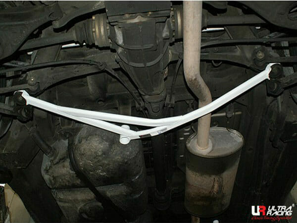 Ultra Racing Ssangyong Rodius 2.7D 4WD 04-12 UltraRacing 3-Point Rear Lower Bar (2603) UR-RL3-2603
