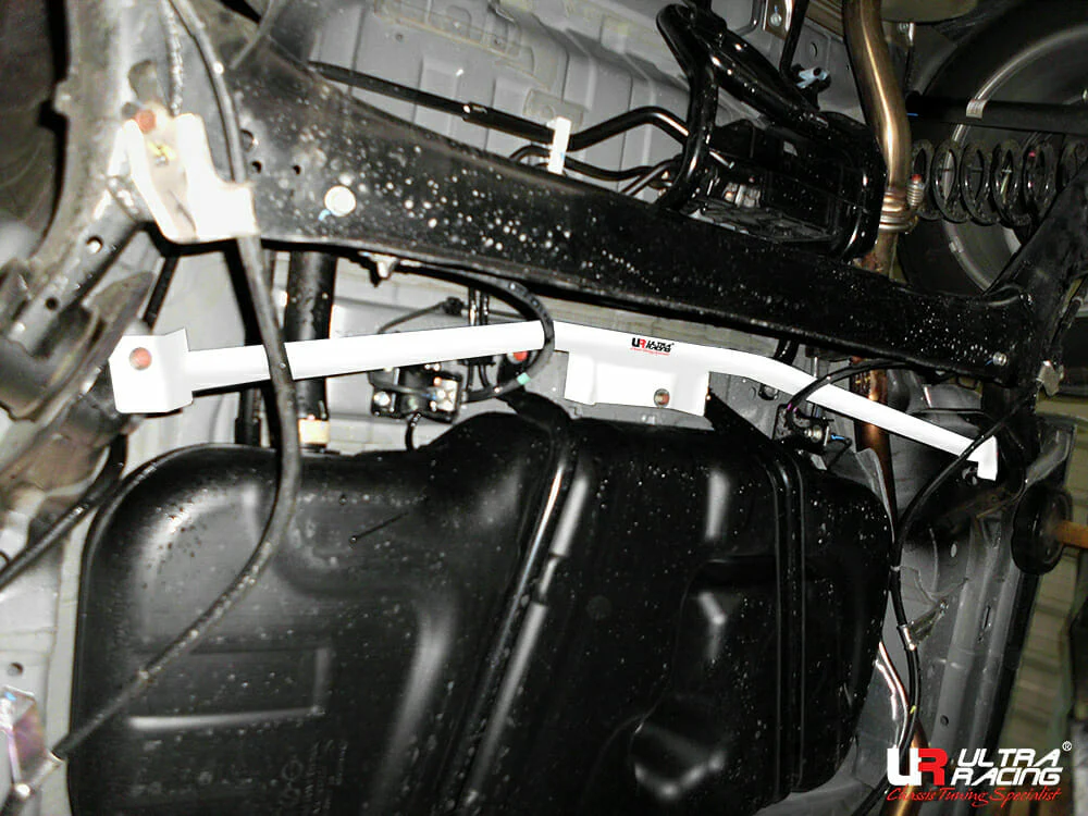 Ultra Racing Honda BR-V (DG1) 1.5 2WD 16-21 UltraRacing 3-Point Rear Lower Bar (3772) UR-RL3-3772