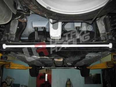 Ultra Racing Chery Eastar 06+ UltraRacing 2-Point Rear Torsion Bar UR-RT23-199
