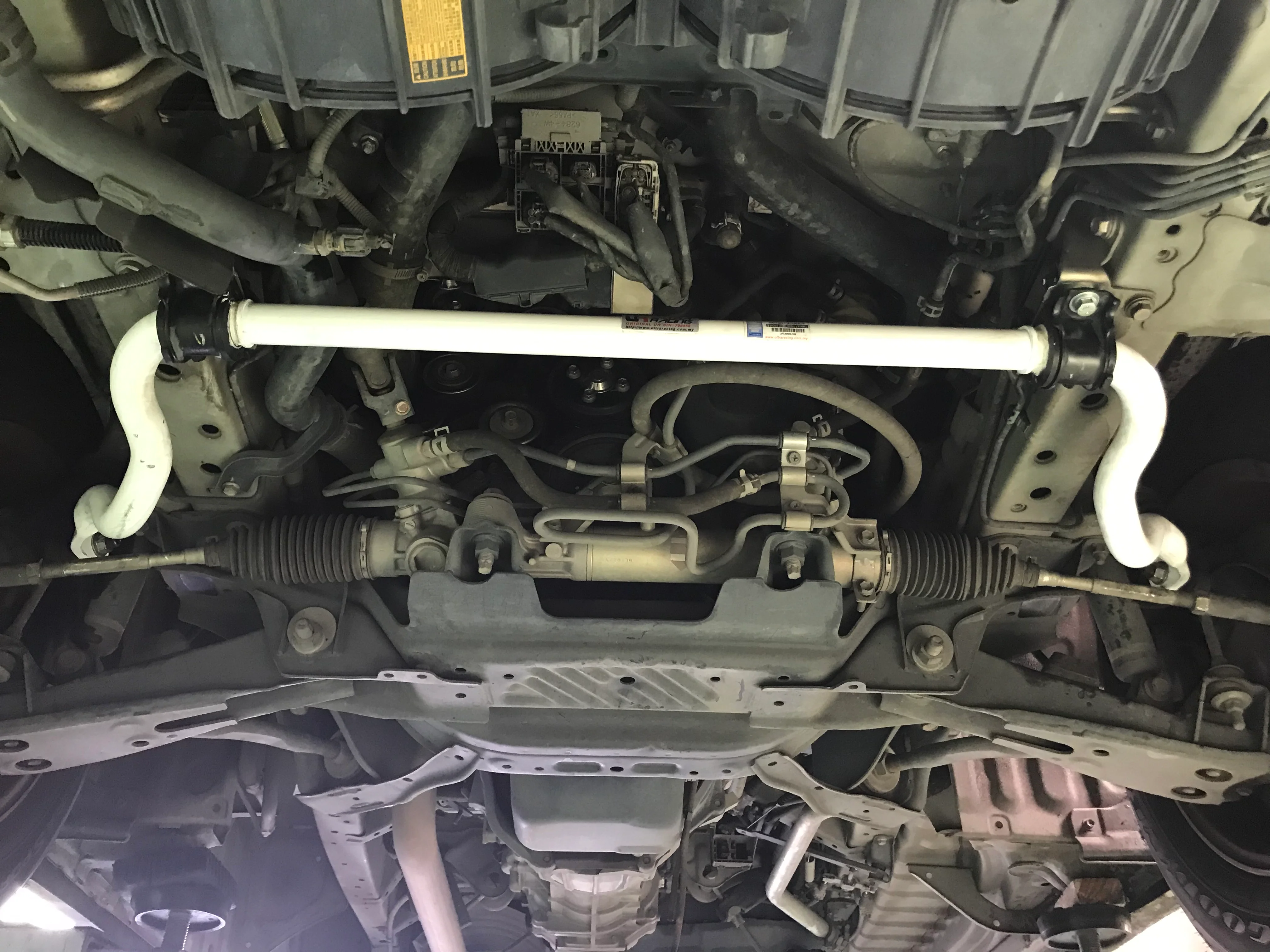 Ultra Racing Toyota Hiace Ultra Racing Front Sway Bar 30mm UR-AF30-164