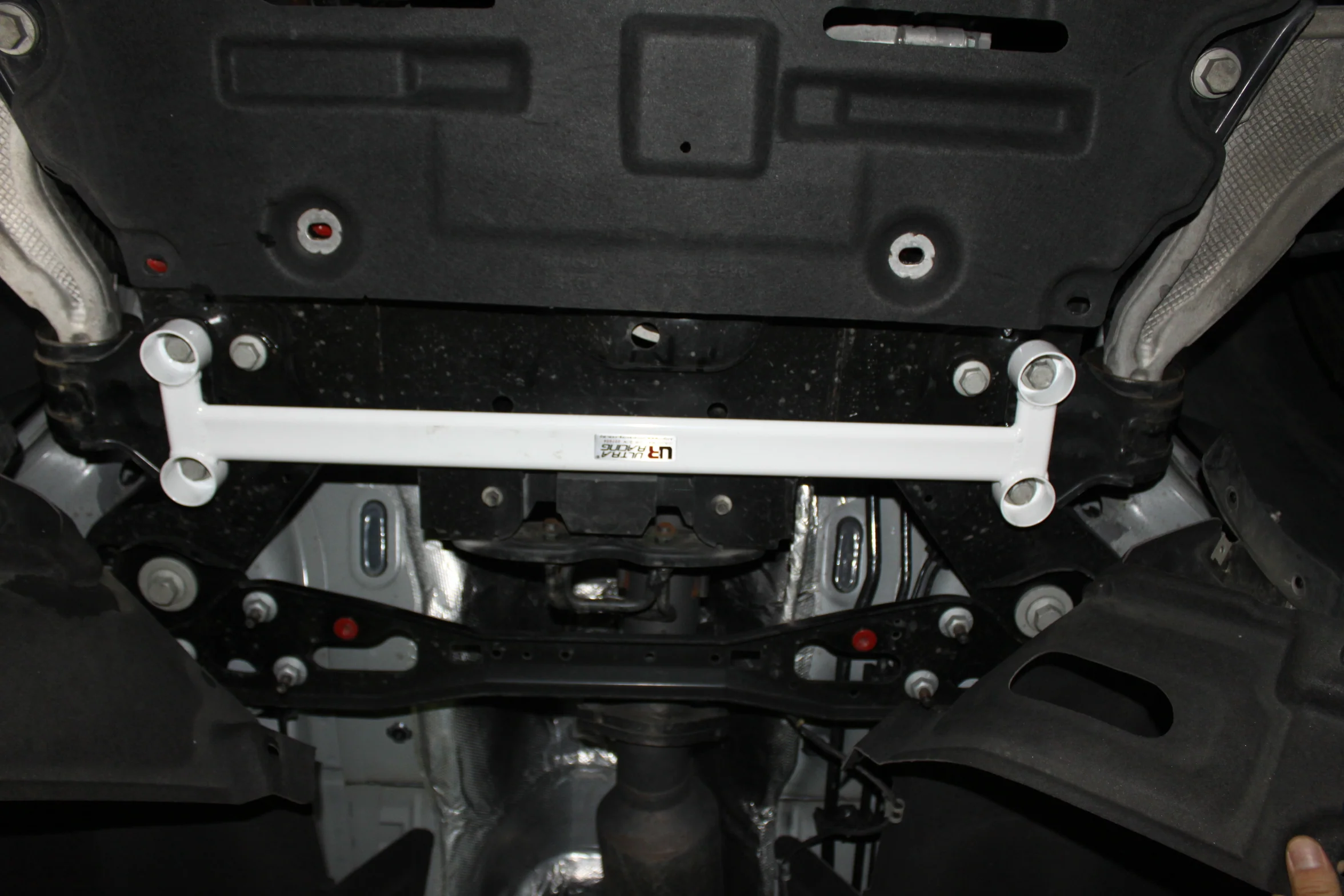 Ultra Racing Ford Mondeo MK5 2.0D 2WD 14-22 UR Front Lower Bar 2422 URUS-LA4-2422