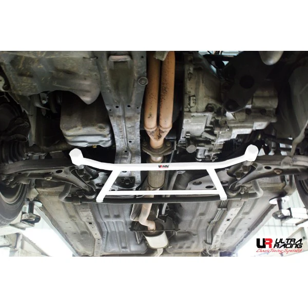 Ultra Racing Nissan Bluebird 83-90 U11 1.8 Ultra-R 4-Point Front H-Brace UR-LA4-1593