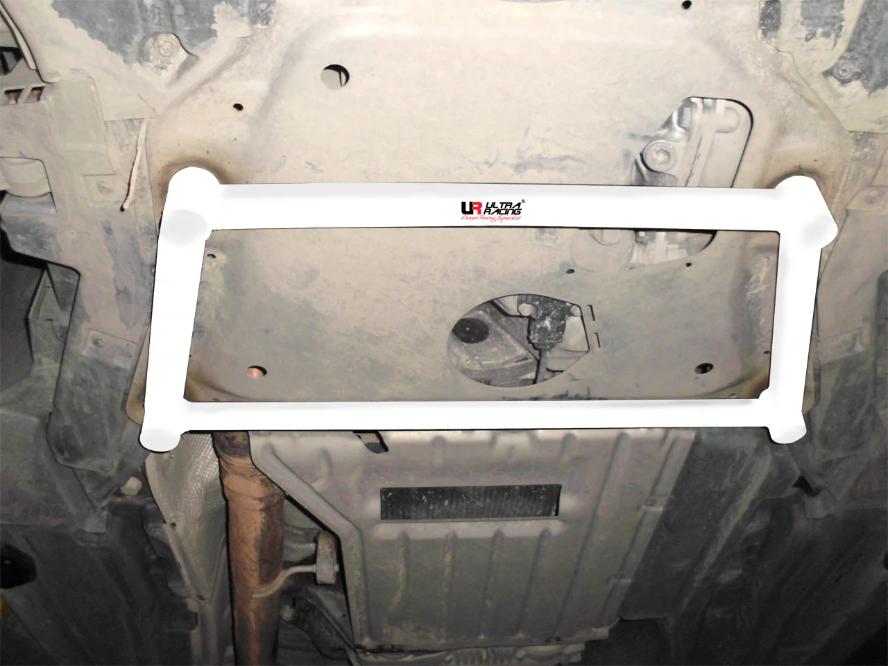 Ultra Racing BMW X5 (F15) Front Lower Brace URLA4-1851