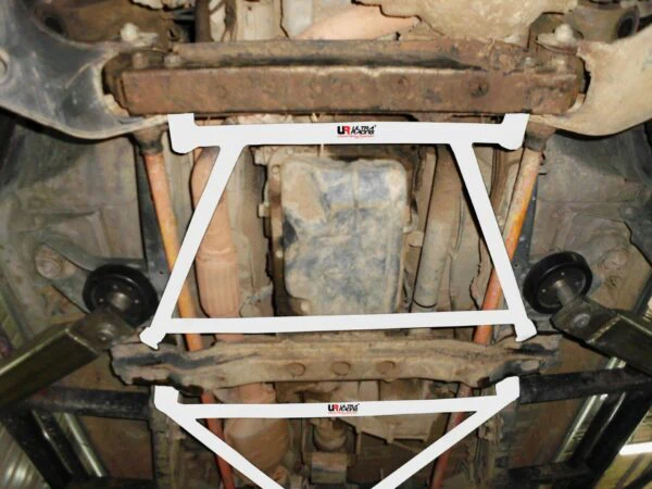 Ultra Racing Mitsubishi Storm L200 3.0 4WD 96-06 UltraRacing 4-Point Front Lower Brace (2597) UR-LA4-2597