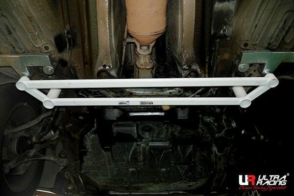 Ultra Racing Volvo XC90 2.5T 4WD OEM Side Step 03-15 UltraRacing 4-Point Front Lower Brace (2761) UR-LA4-2761