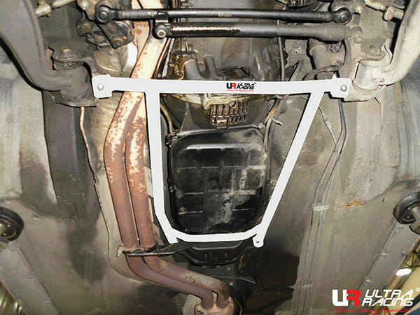 Ultra Racing Mercedes E-Class 3.0 W124 85-96 Ultra-R 4P Front Lower Bar UR-LA4-2854