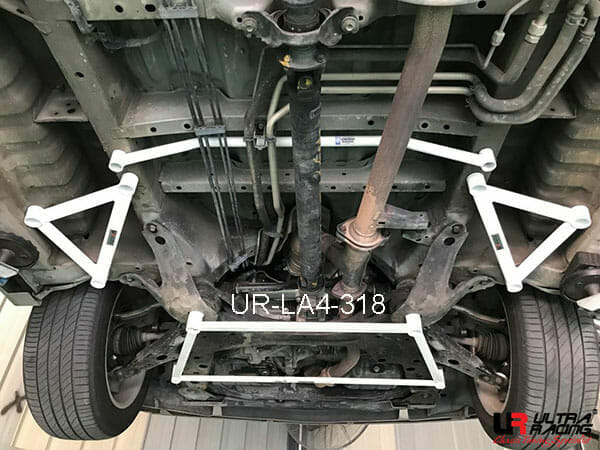 Ultra Racing Hyundai Trajet 2.0 2WD 99-08 UltraRacing 4-Point Front Lower Brace (318) UR-LA4-318