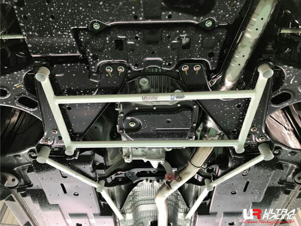 Ultra Racing Subaru XV (GT) 2.0 4WD NA 18+ UltraRacing 4-Point Front Lower Brace (3913) UR-LA4-3913