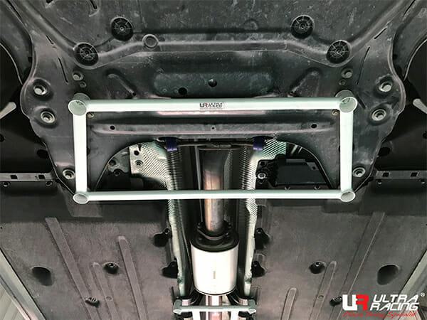 Ultra Racing Volvo XC40 2.0T 4WD 18+ UltraRacing 4-Point Front Lower Brace (4163) UR-LA4-4163