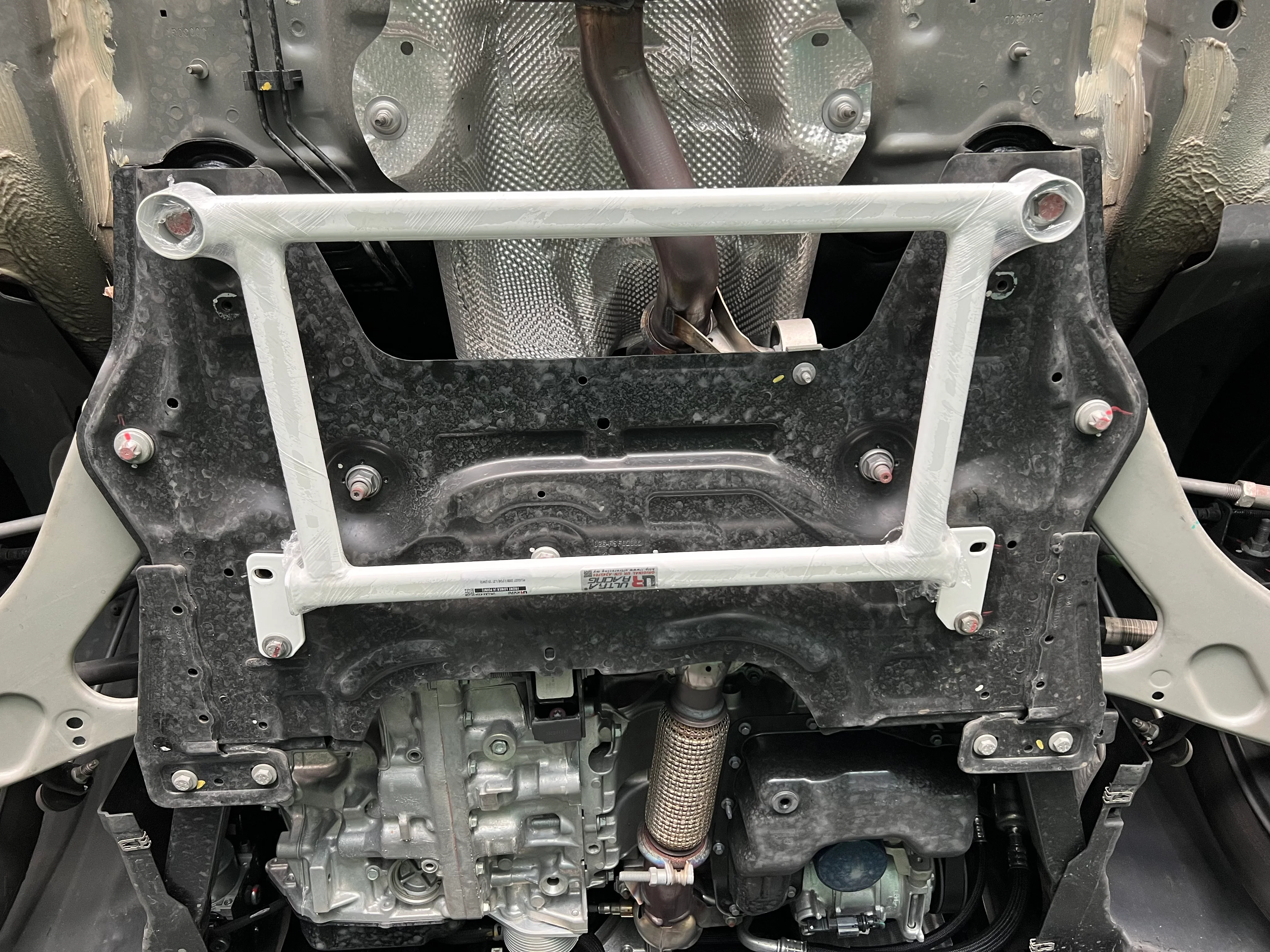 Ultra Racing PEUGEOT 2008 II Ultra Racing Front Lower Brace UR-LA4-4334