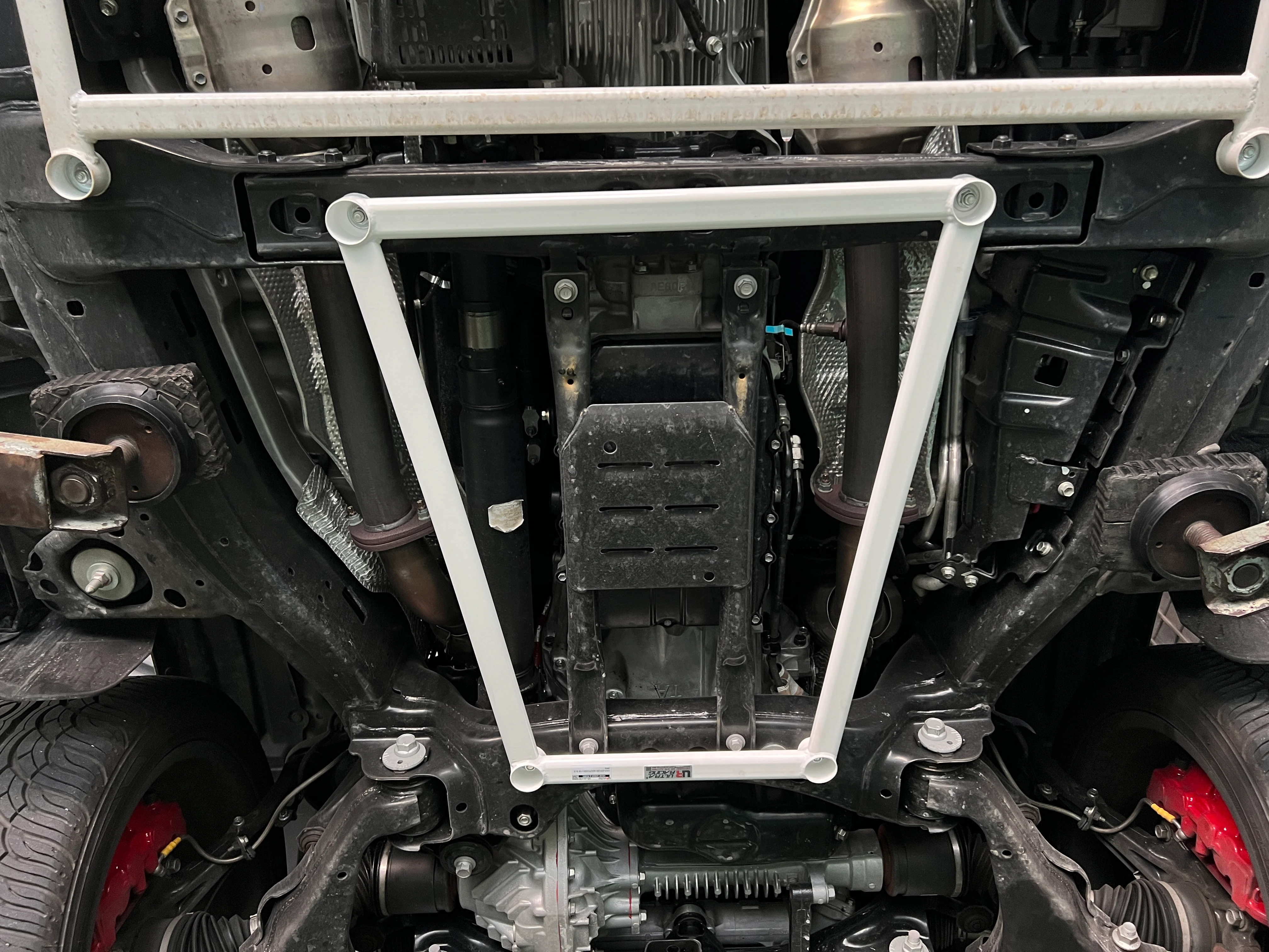 Ultra Racing LEXUS LX 470 Ultra Racing Front Lower Brace UR-LA4-4362