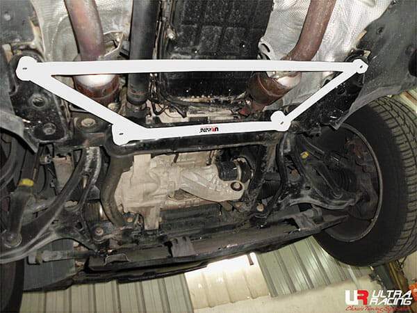 Ultra Racing Mercedes X164 GL 450 4.5 4WD 06-12 UltraRacing 4-Point Front Lower Brace (2097) URCN-LA4-2097