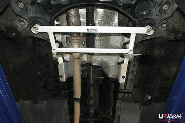 Ultra Racing Hyundai Tucson (TL) 1.7D 16-21/Kia Sportage 1.7D/2.0D 17-22 4WD UltraRacing 4-Point Front Lower Brace (3380) URKR-LA4-3380