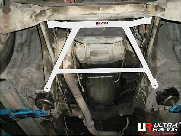 Ultra Racing Isuzu Cameo (UCS55) 2.3 2WD 93-02 UltraRacing 4-Point Front Lower Brace (2817) URTH-LA4-2817