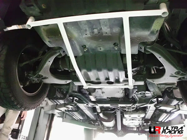 Ultra Racing Chevrolet Colorado (RG) 2.8D 4WD 11+ UltraRacing 4-Point Front Lower Brace (3831) URTH-LA4-3831