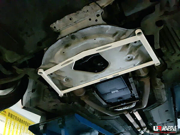 Ultra Racing BMW 6 Series (E63) Front Lower Brace URTW-LA4-3691