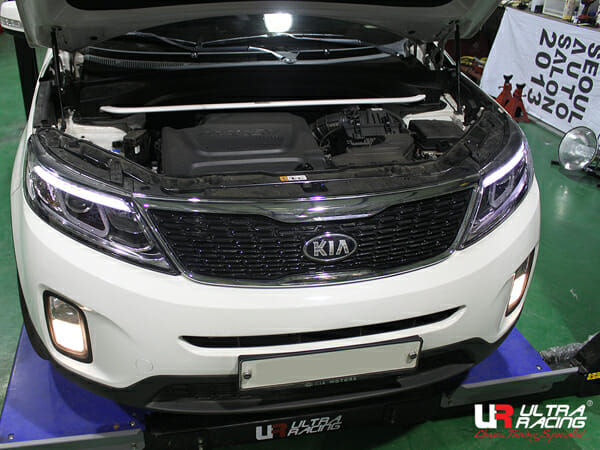 Ultra Racing Kia Sorento (XM) 2.0D 2WD/4WD 13-14 UltraRacing 4-Point Front Upper Strutbar (2630) URKR-TW4-2630