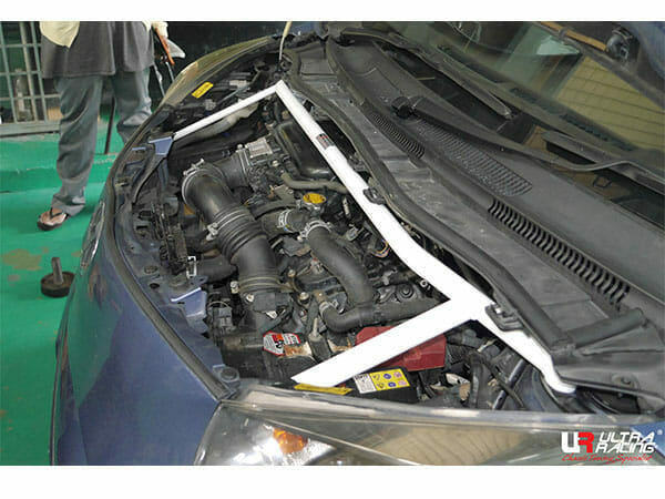 Ultra Racing Scion IQ (AJ10) 1.3 12-15/Toyota IQ 1.3 08-15 2WD UltraRacing 4-Point Front Upper Strutbar (2318) URUS-TW4-2318