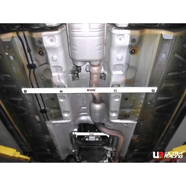 Ultra Racing Mercedes CLS (W218) Mid Lower Brace URML4-1838