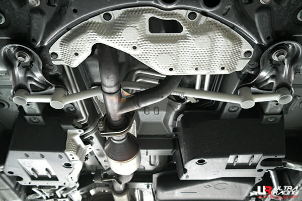 Ultra Racing Toyota Alphard (AH30) 3.5 V6 15-17/Vellfre 3.5 15+ 2WD/4WD UltraRacing 4-Point Mid Lower Brace (3482) UR-ML4-3482