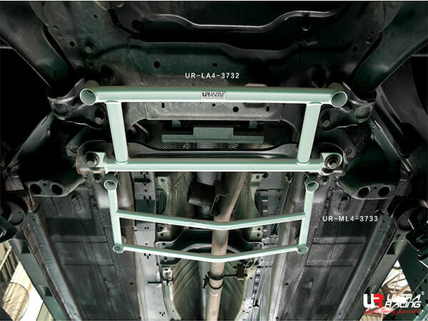 Ultra Racing Land Rover Freelander 2 (L359) 2.2D 2WD 06-14 UltraRacing 4-Point Mid Lower Brace (3733) UR-ML4-3733