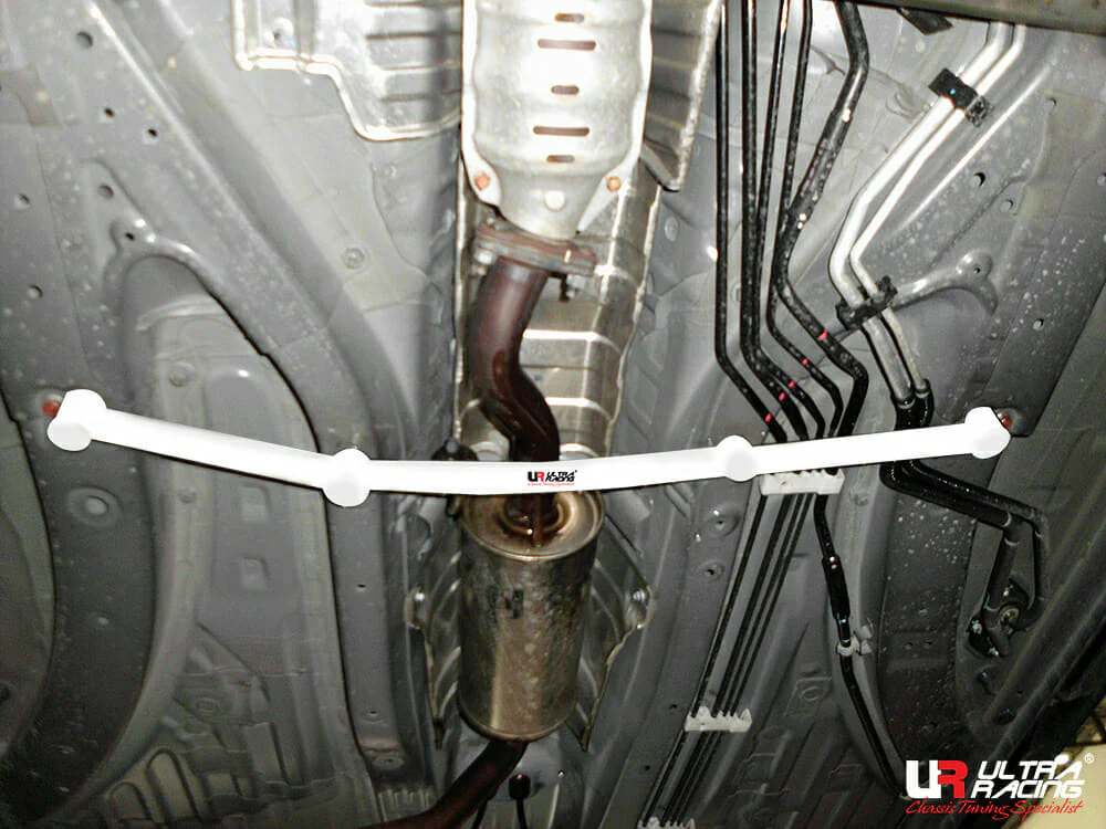 Ultra Racing Honda BR-V (DG1) 1.5 2WD 16-21 UltraRacing 4-Point Mid Lower Brace (3771) UR-ML4-3771