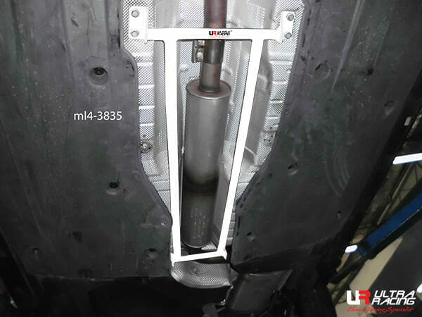 Ultra Racing Volkswagen Passat B8 (TYP 3G) 1.8 TSI/2.0 TSI 2WD 15-22 UltraRacing 4-Point Mid Lower Brace (3835) UR-ML4-3835