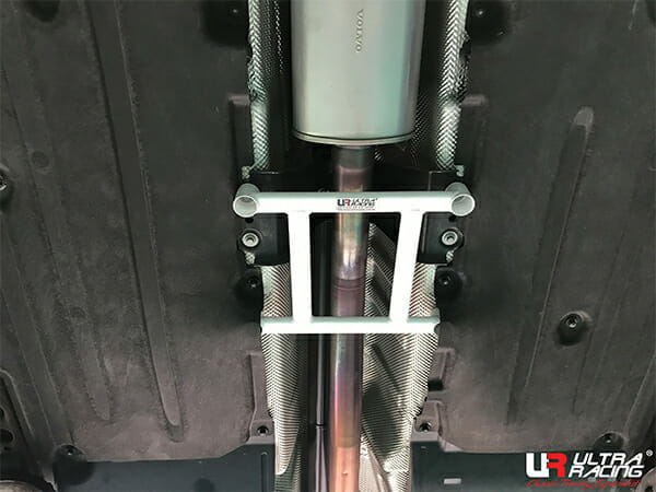 Ultra Racing Volvo XC40 2.0T 4WD 18+ UltraRacing 4-Point Mid Lower Brace (4164) UR-ML4-4164