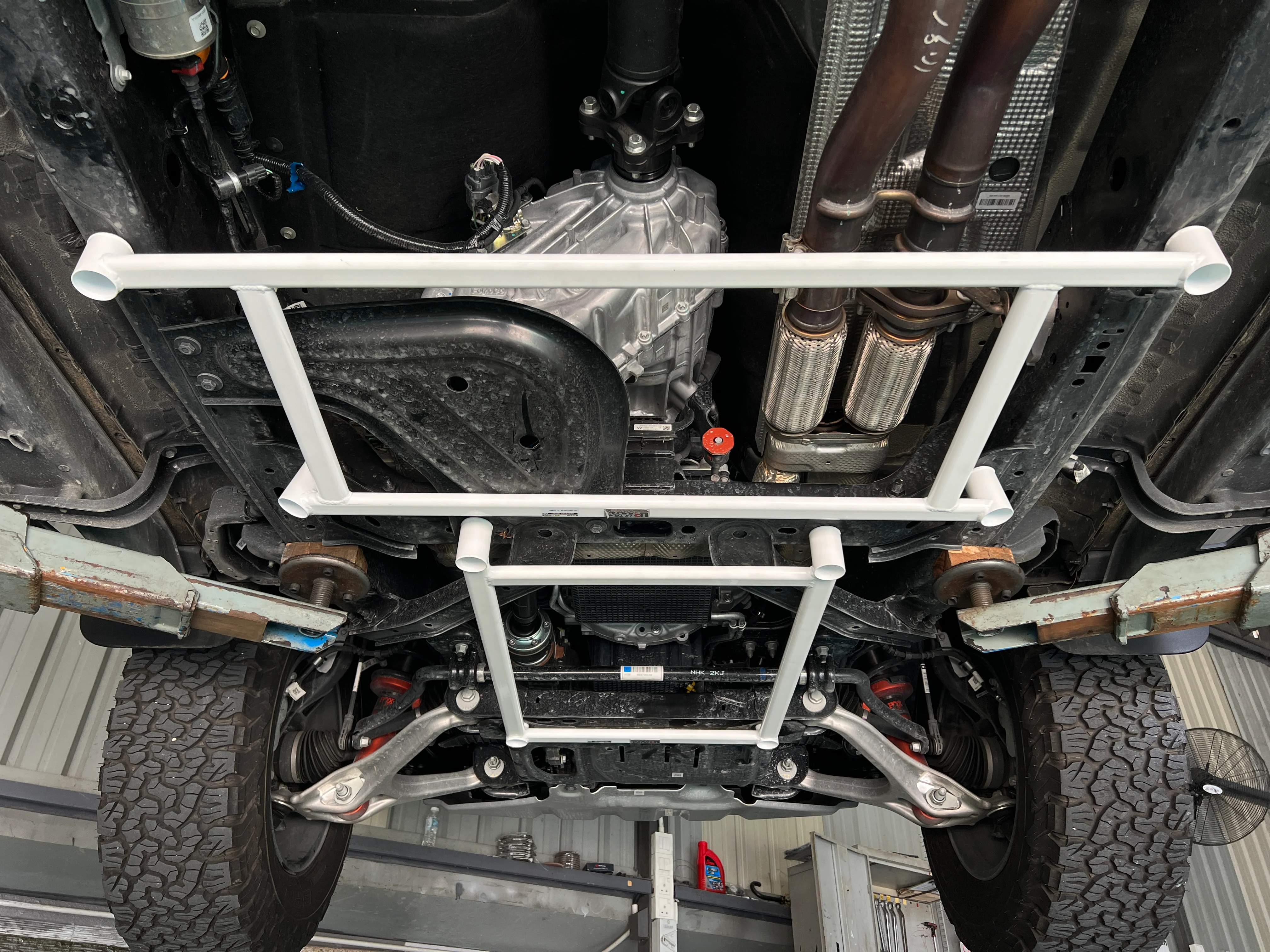 Ultra Racing FORD RANGER RAPTOR Ultra Racing Mid Lower Brace UR-ML4-4359