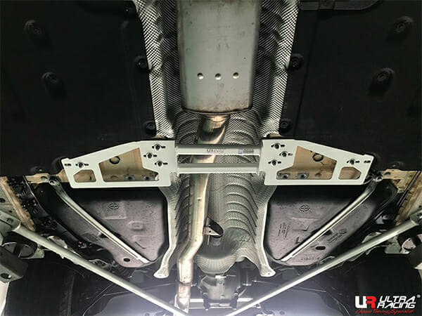 Ultra Racing BMW 5 G30 (530I) 2.0T 2WD 17+ UltraRacing 4-Point Mid Lower Brace (4118) URKR-ML4-4118