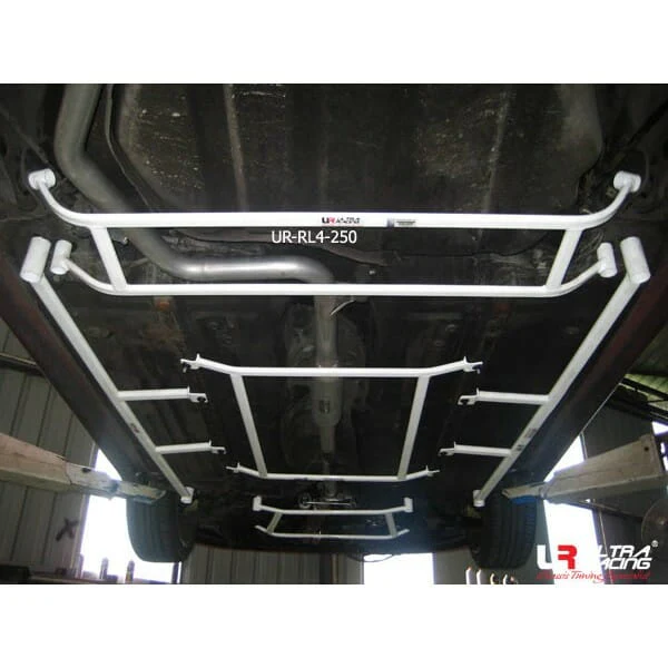 Ultra Racing Hyundai Maxcruz (DM) 2.0D/2.2D 13+/Santa Fe 2.4 13-18 4WD UltraRacing 4-Point Rear Lower Bar (250) UR-RL4-250