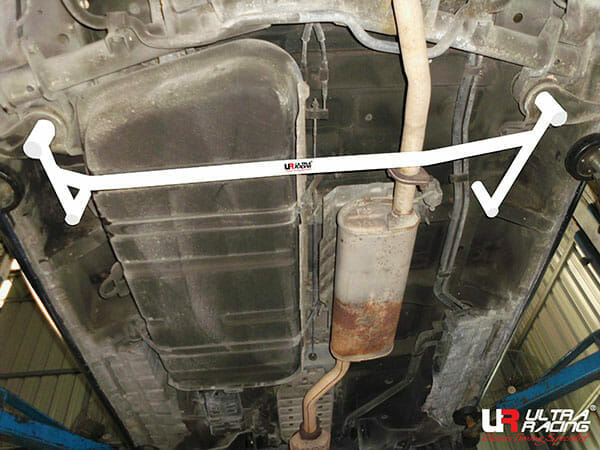 Ultra Racing Hyundai Trajet 2.0 2WD 99-08 UltraRacing 4-Point Rear Lower Bar (3188) UR-RL4-3188