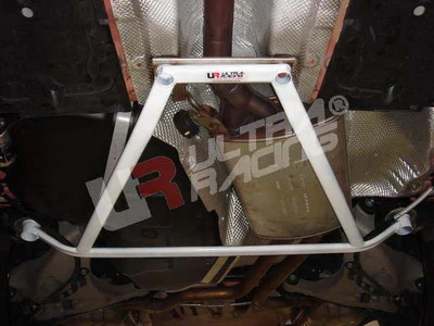 Ultra Racing Audi A4 (B7) Rear Lower Brace URRL4-322